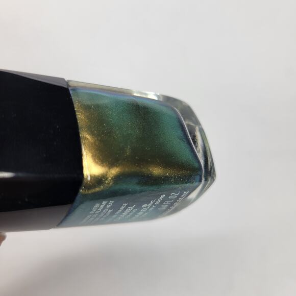 Chanel Le Vernis Nail Colour "Peridot" Duochrome Holo 531 Nail Polish - Picture 13 of 14